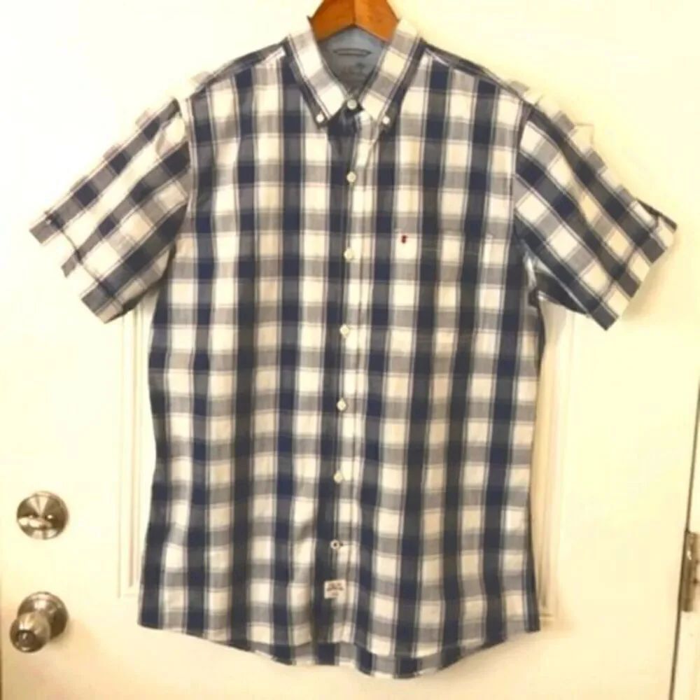 Izod Saltwater blue and white plaid short sleeve button down shirt